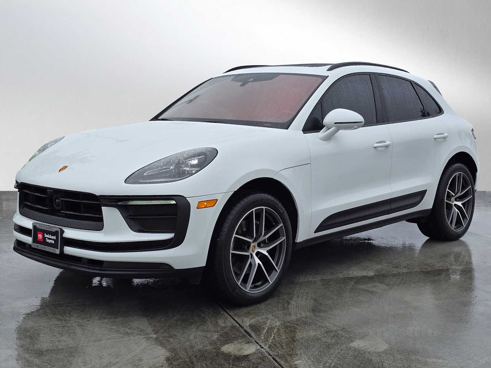 2025 Porsche Macan Base