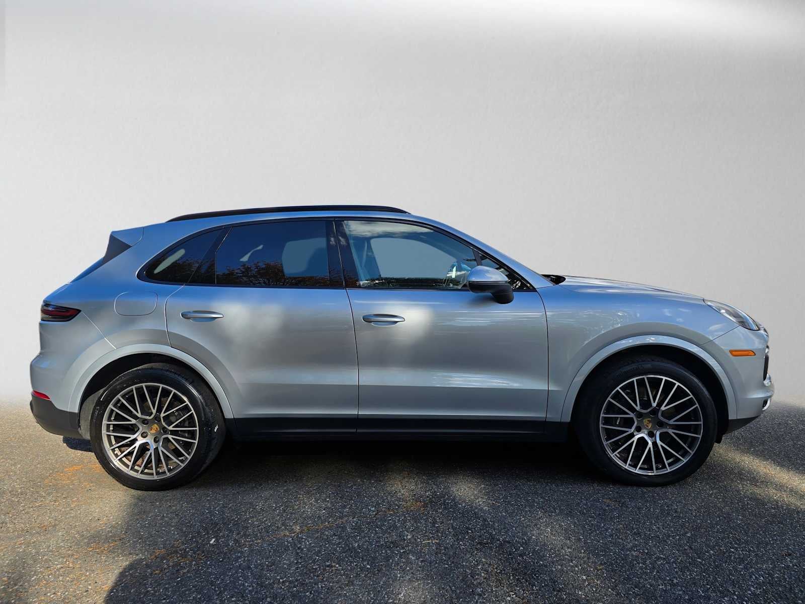 2023 Porsche Cayenne Platinum Edition