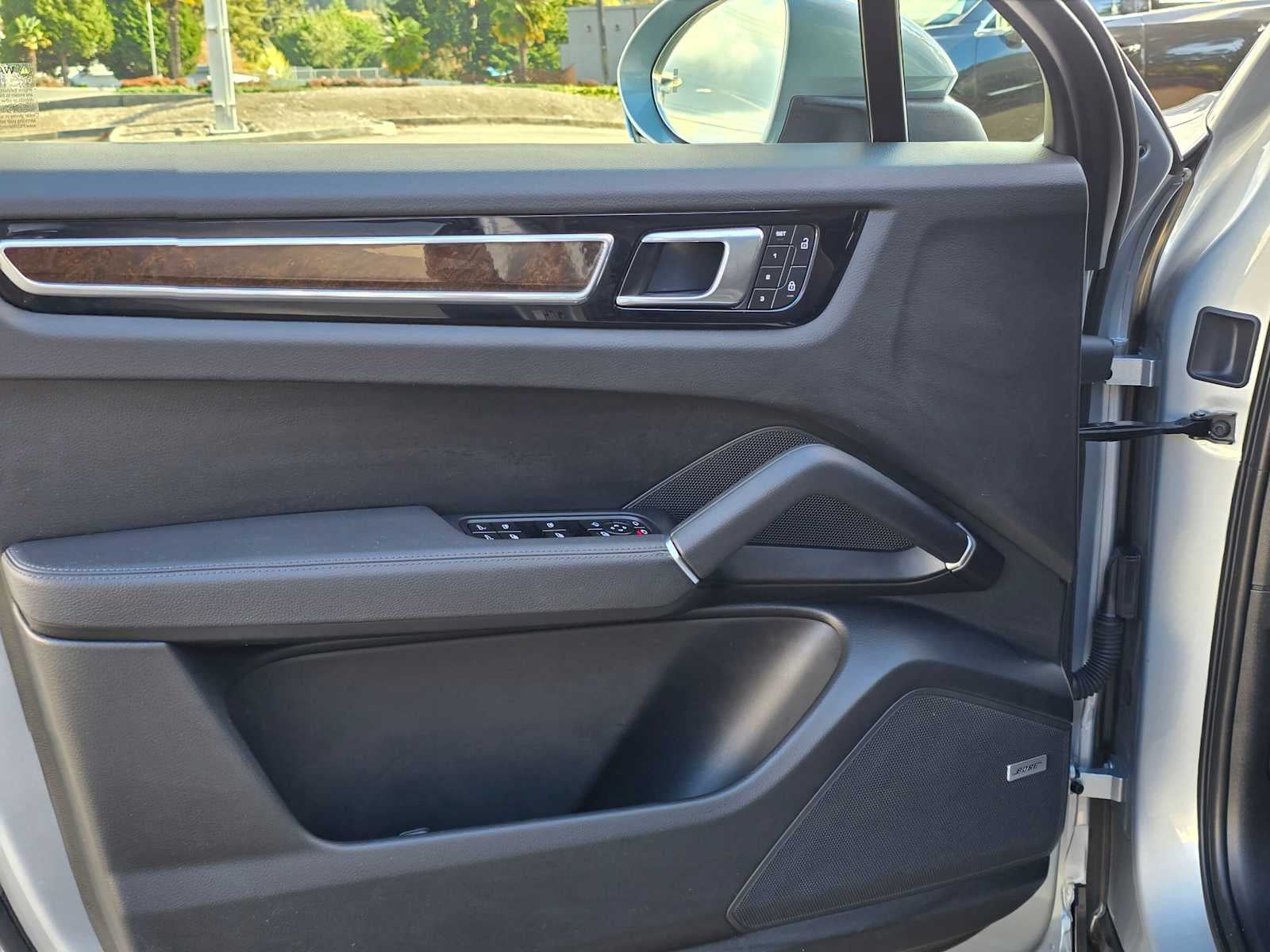 2023 Porsche Cayenne Platinum Edition