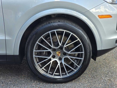 2023 Porsche Cayenne Platinum Edition