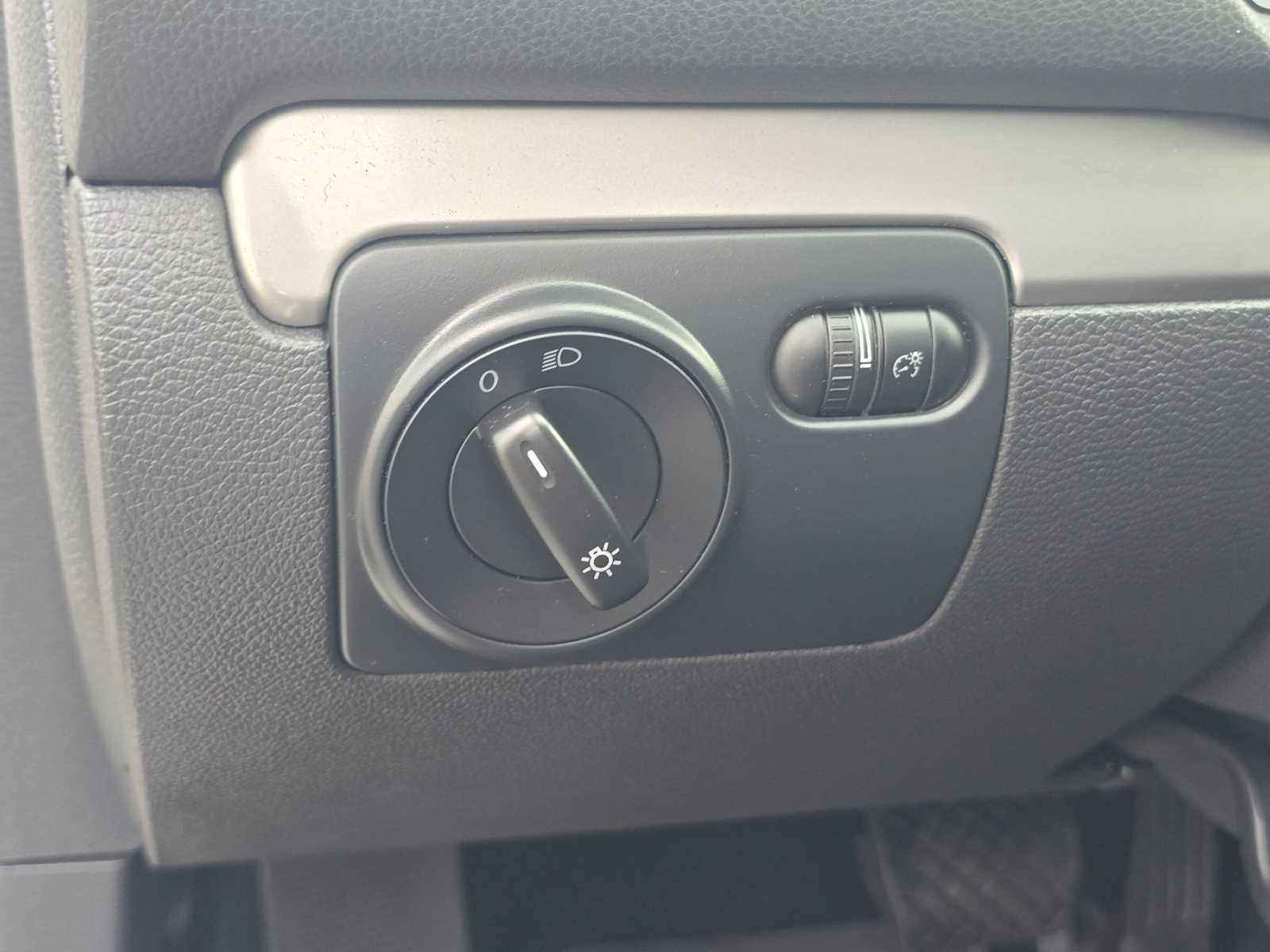 2012 Volkswagen Golf w/Conv