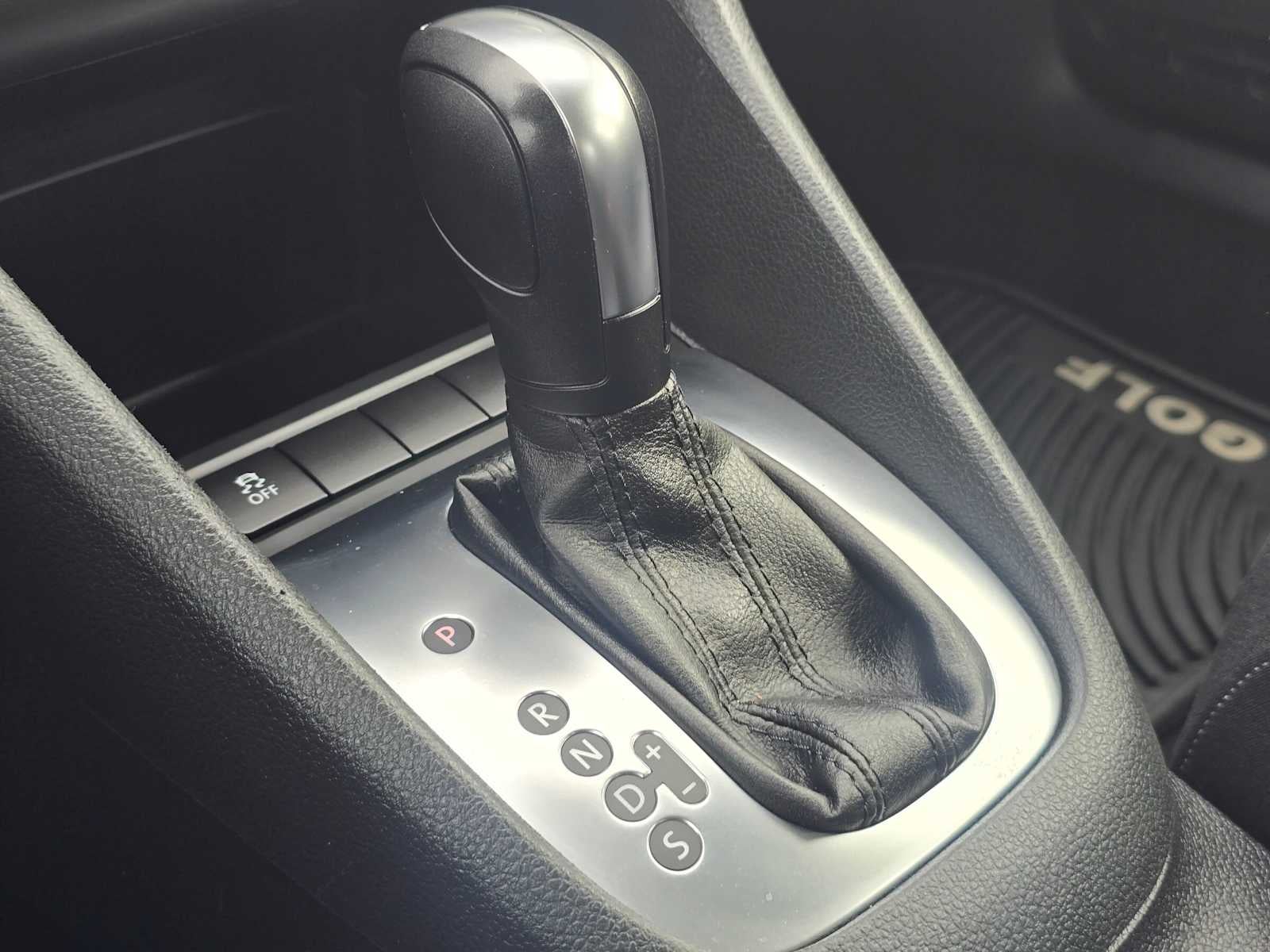 2012 Volkswagen Golf w/Conv