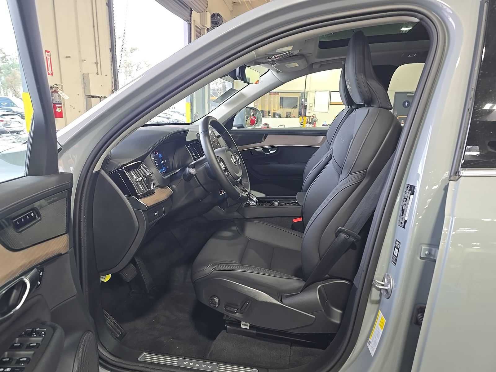 2026 Volvo XC90 Plus