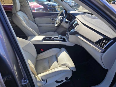 2022 Volvo XC90 Recharge Plug-In Hybrid Inscription