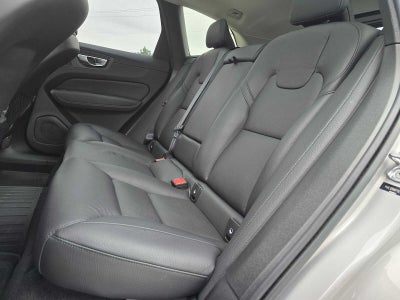 2023 Volvo XC60 Plus Bright Theme