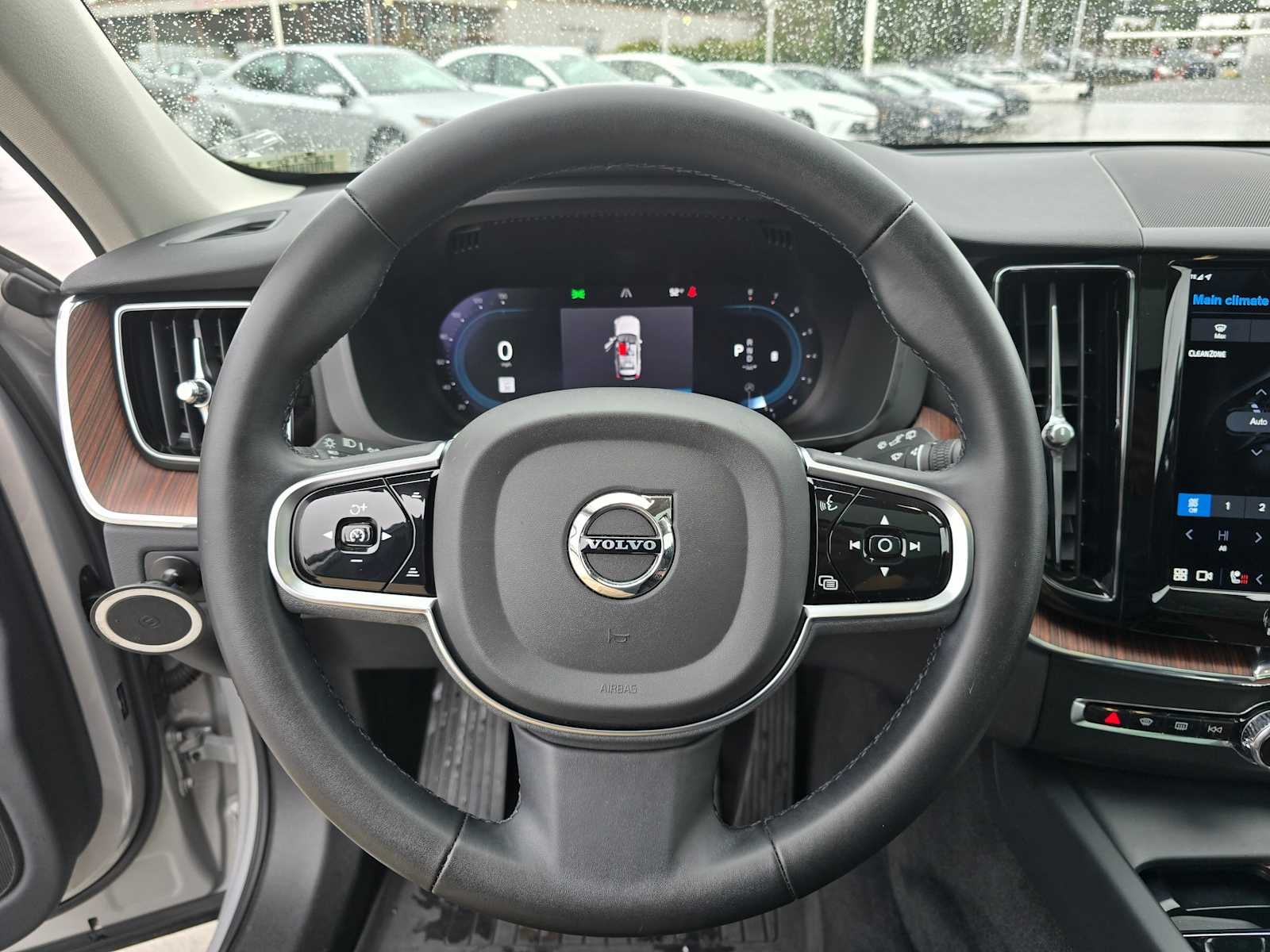 2023 Volvo XC60 Plus Bright Theme