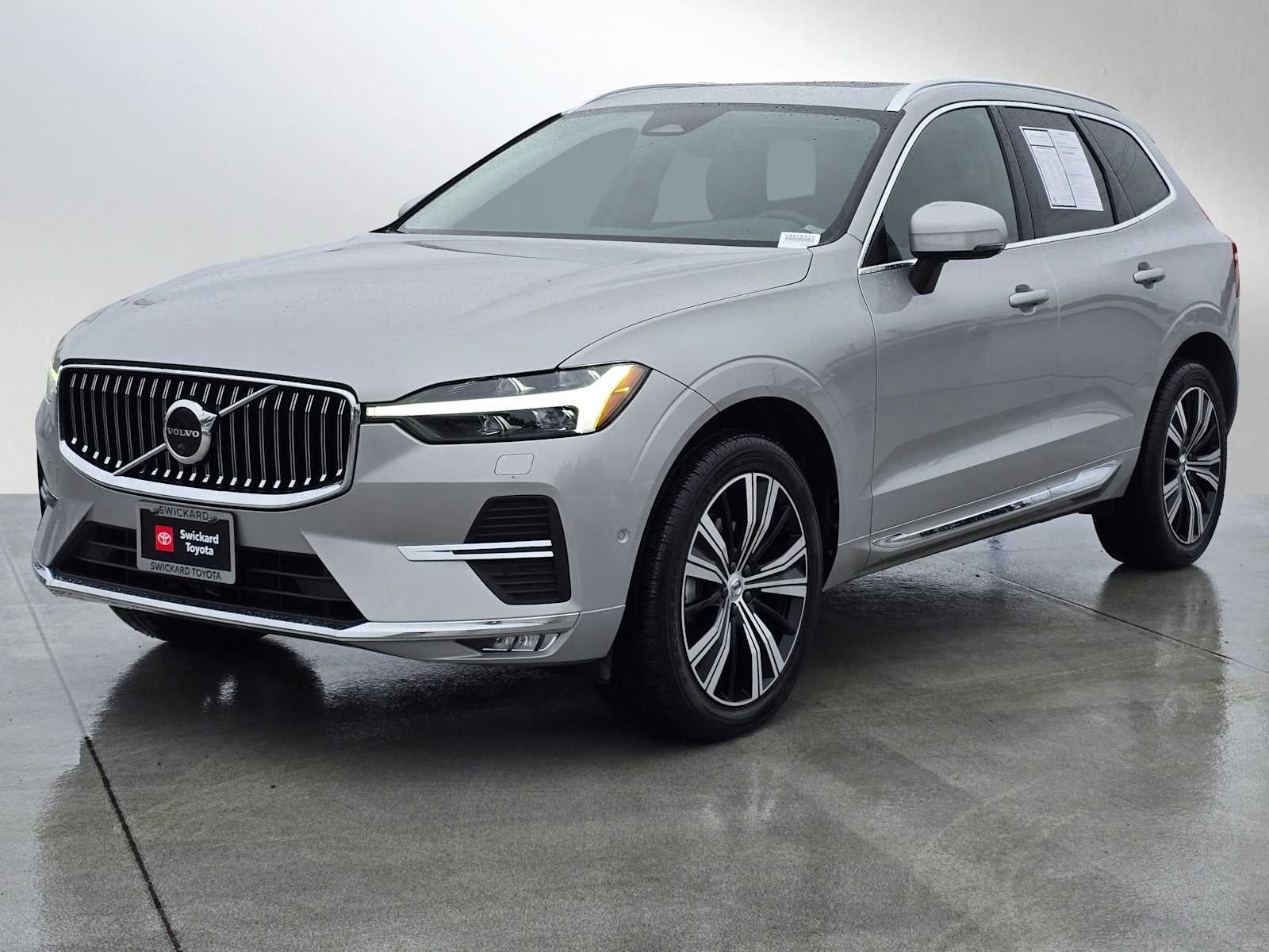 2023 Volvo XC60 Plus Bright Theme
