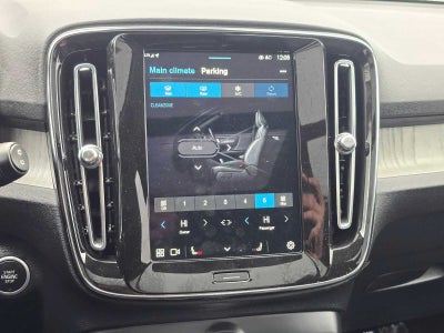 2025 Volvo XC40 Plus Dark Theme