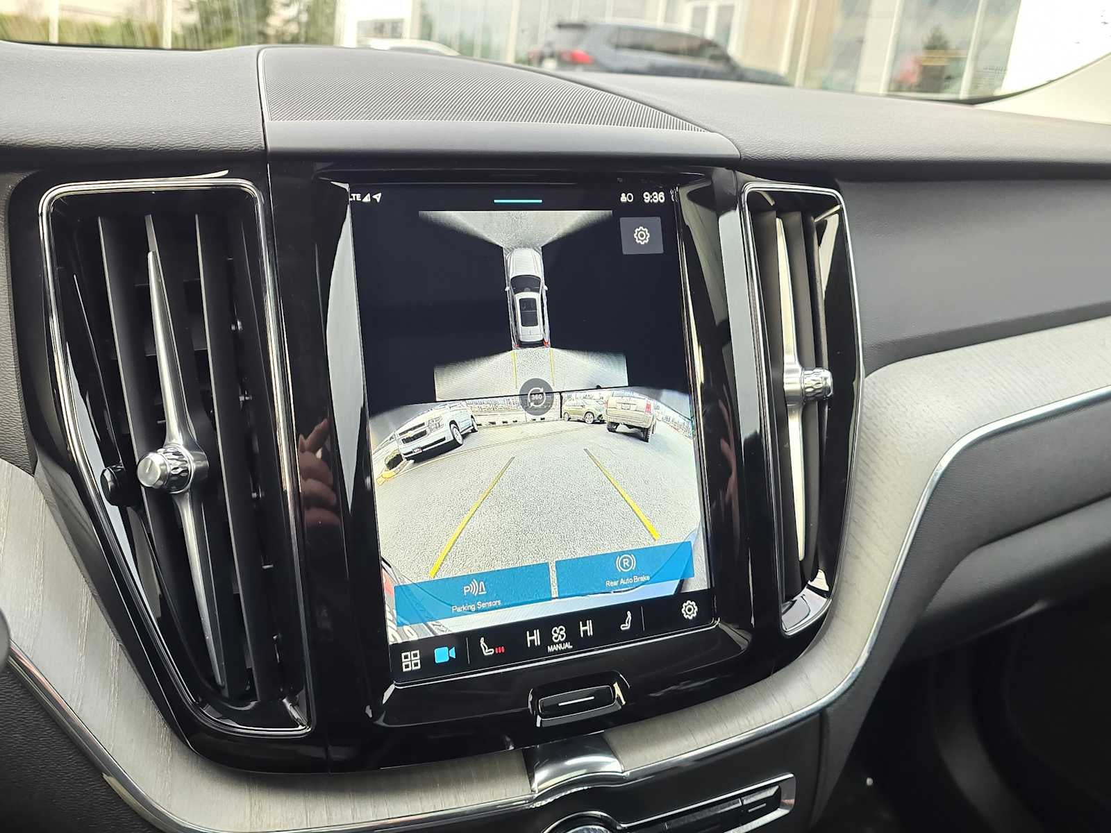 2025 Volvo XC60 Plus