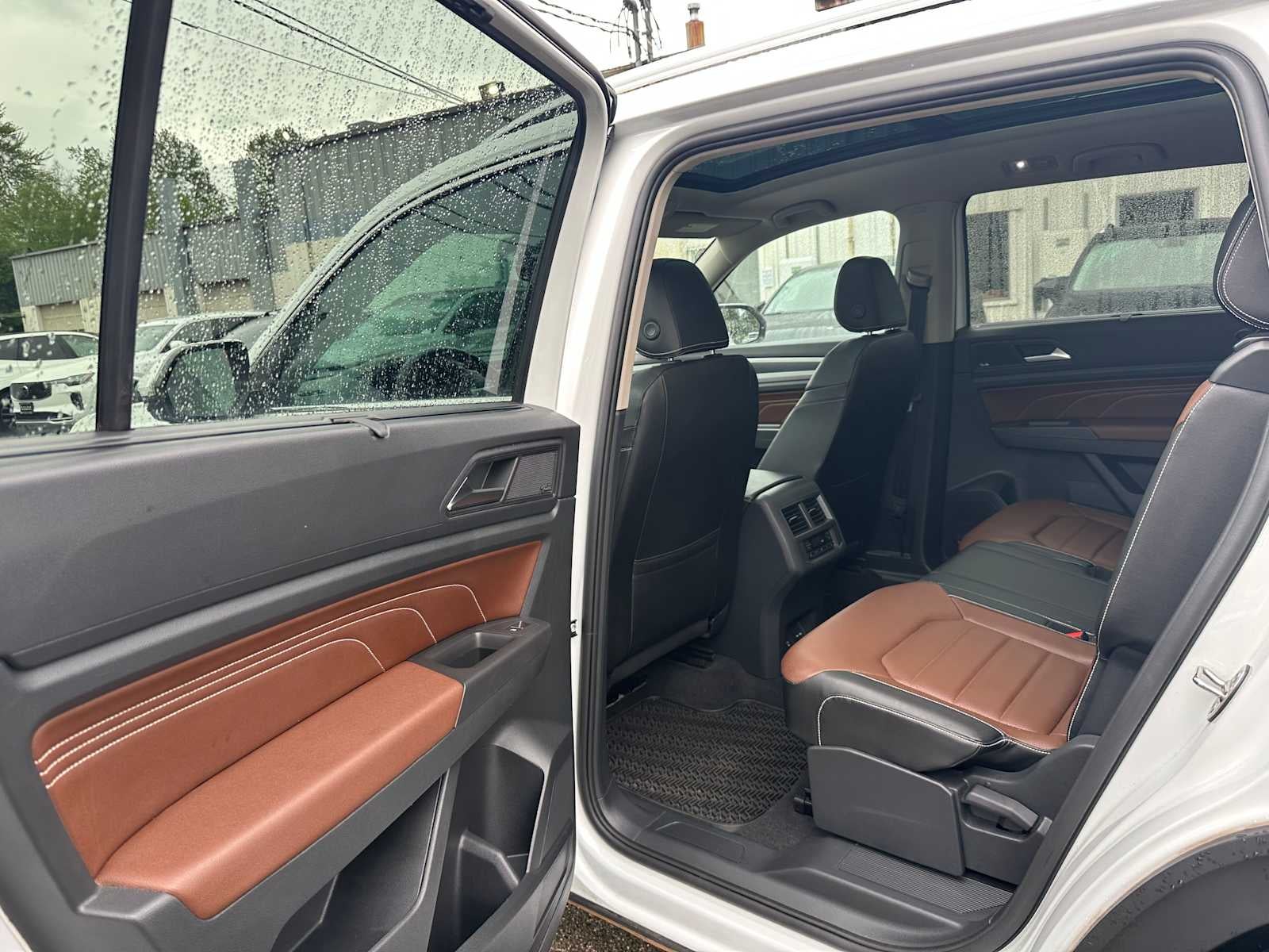2023 Volkswagen Atlas 3.6L V6 SEL Premium R-Line