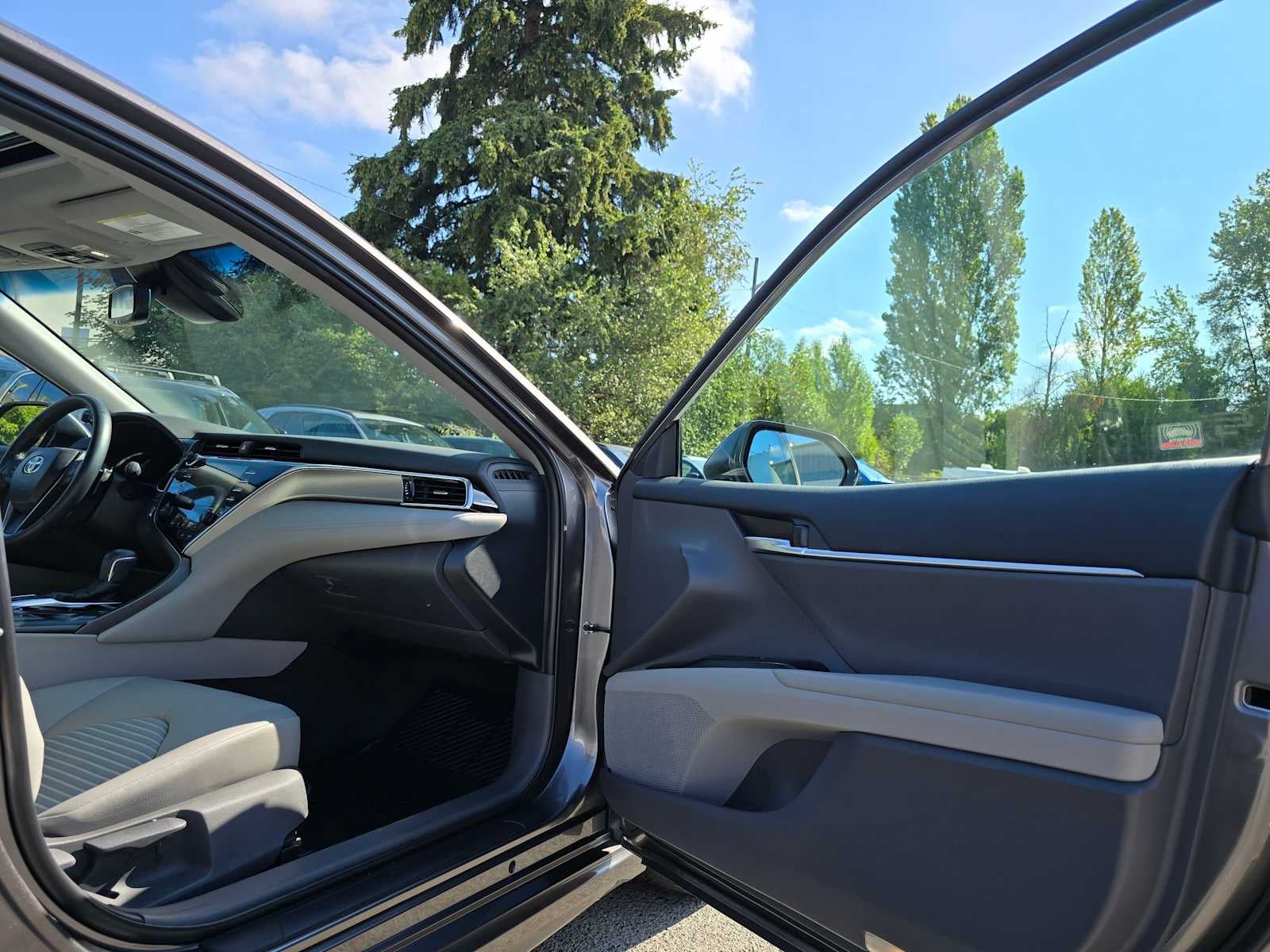 2018 Toyota Camry Hybrid SE
