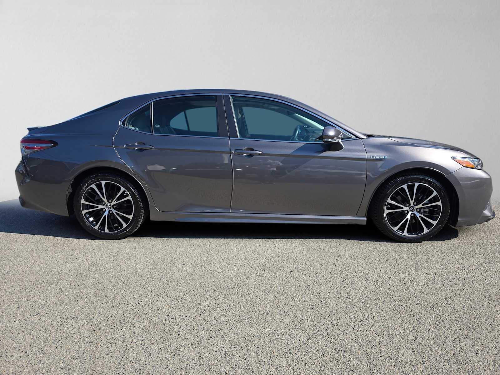 2018 Toyota Camry Hybrid SE