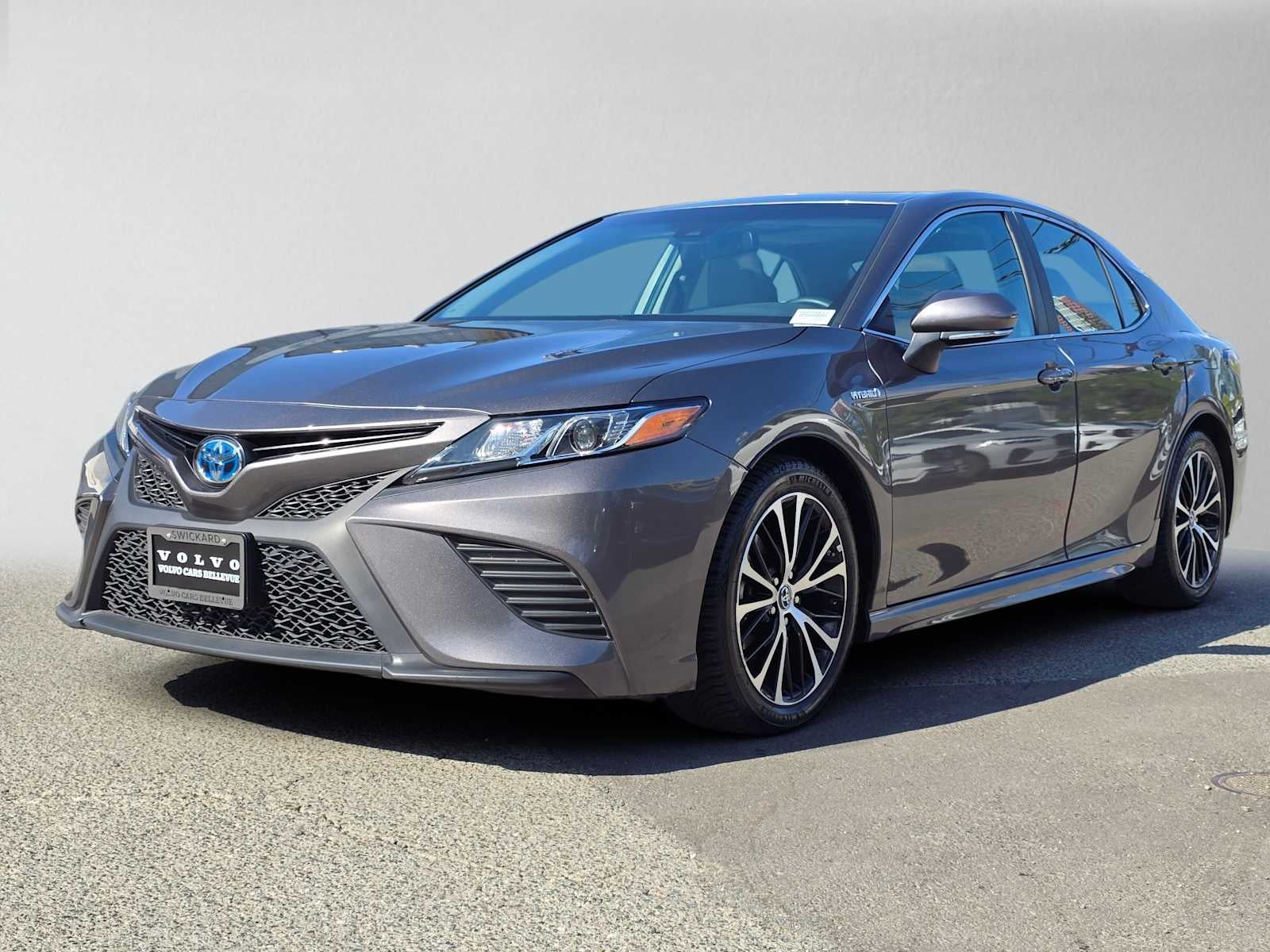2018 Toyota Camry Hybrid SE
