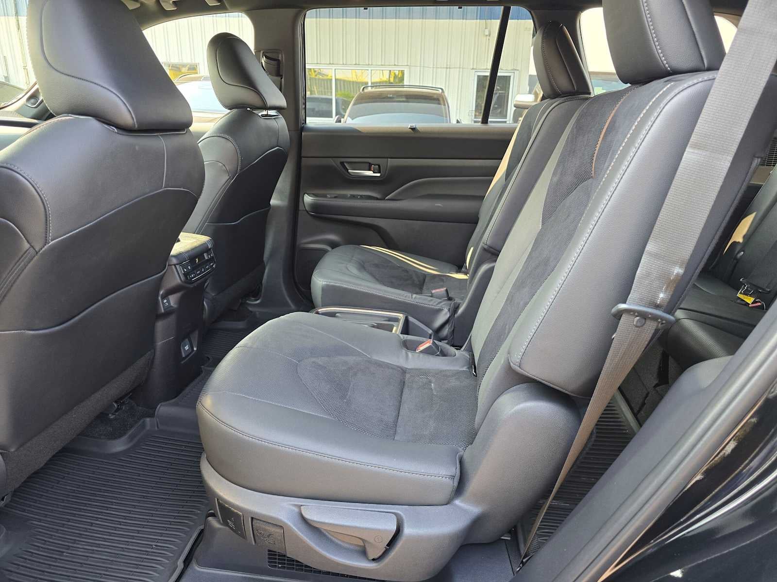 2025 Toyota Grand Highlander Hybrid MAX Platinum