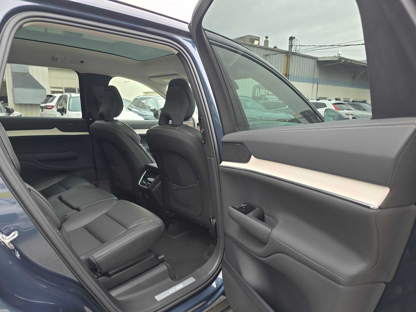 2026 Volvo EX90 Ultra