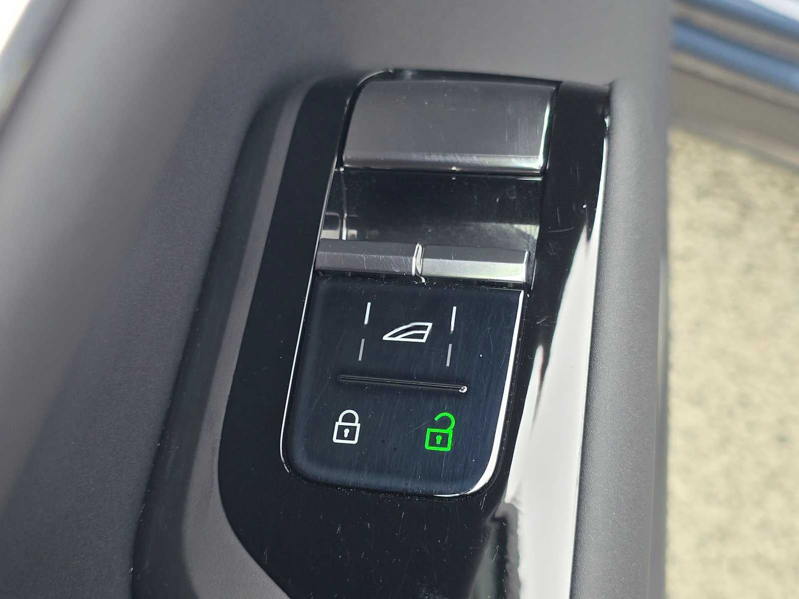 2026 Volvo EX90 Ultra