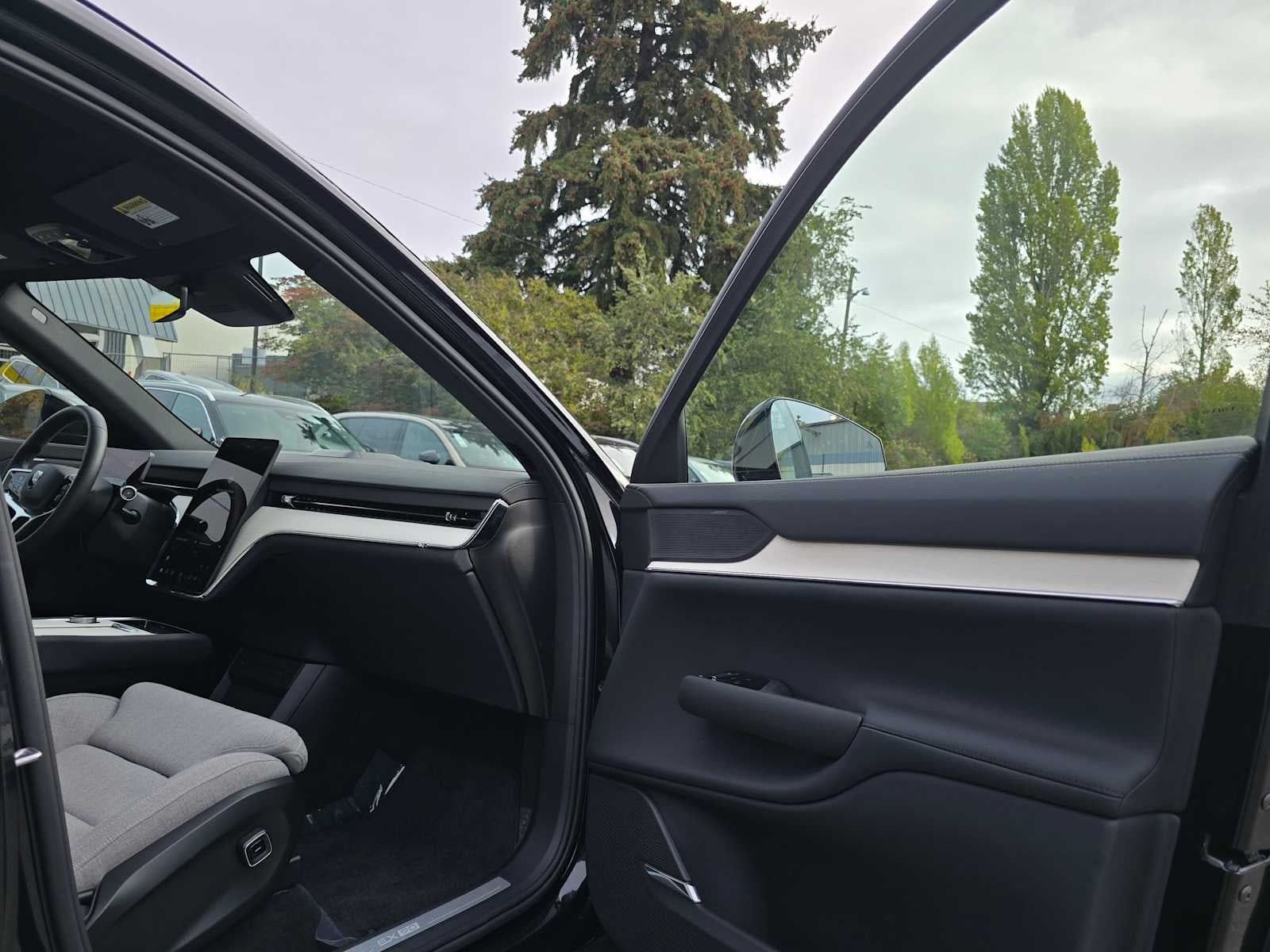 2025 Volvo EX90 Ultra
