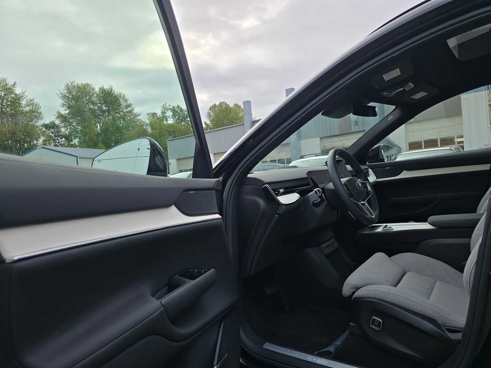 2025 Volvo EX90 Ultra