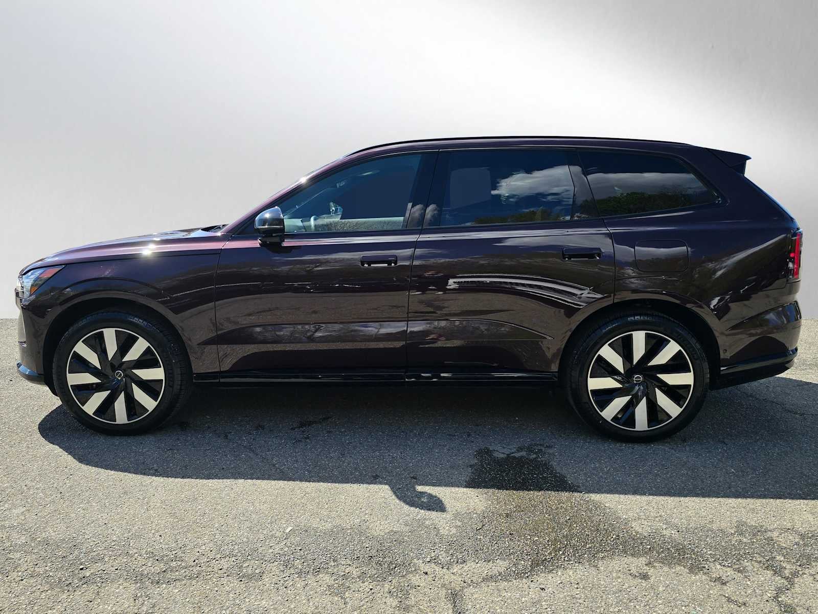 2025 Volvo EX90 Plus