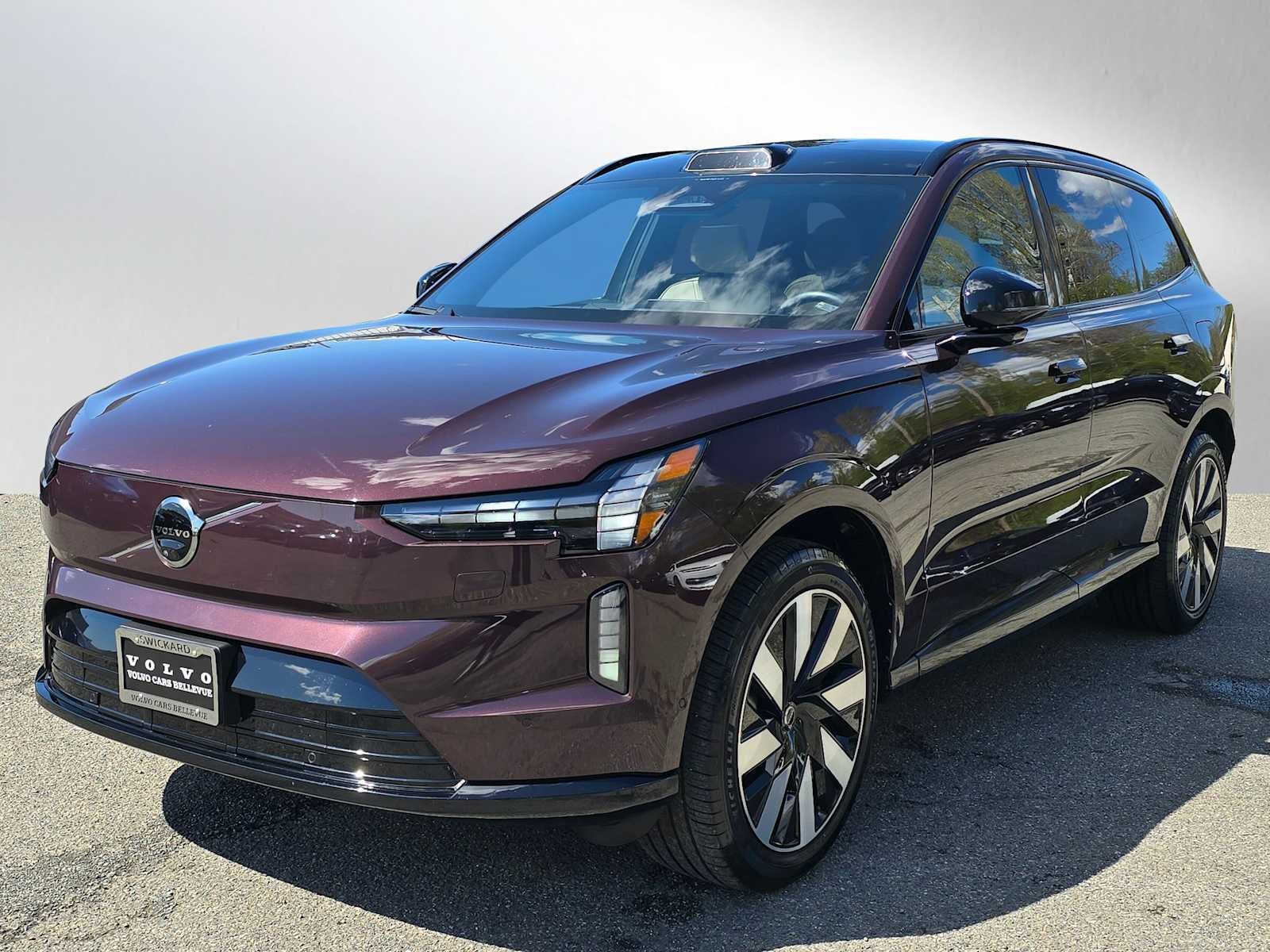 2025 Volvo EX90 Plus