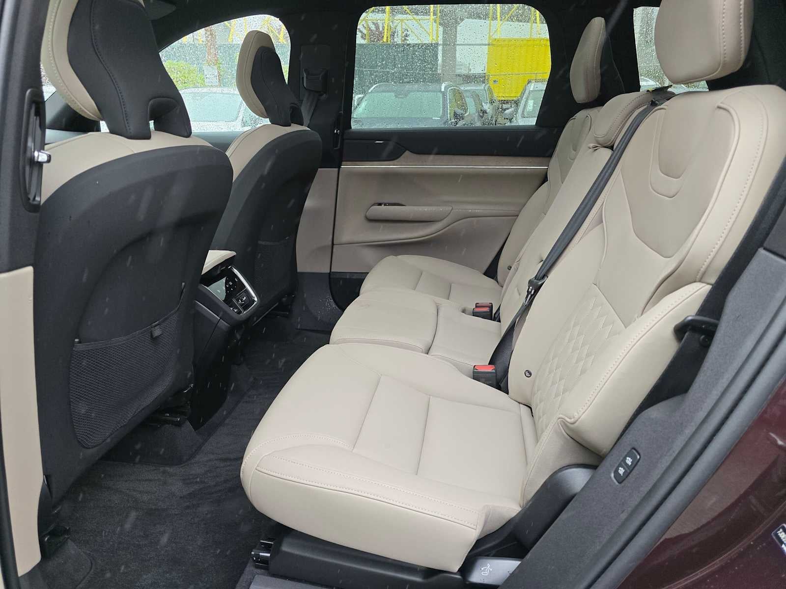 2025 Volvo EX90 Plus