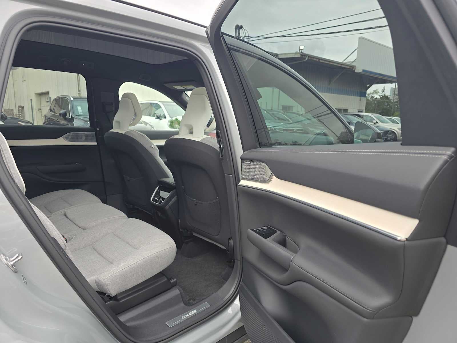 2025 Volvo EX90 Ultra