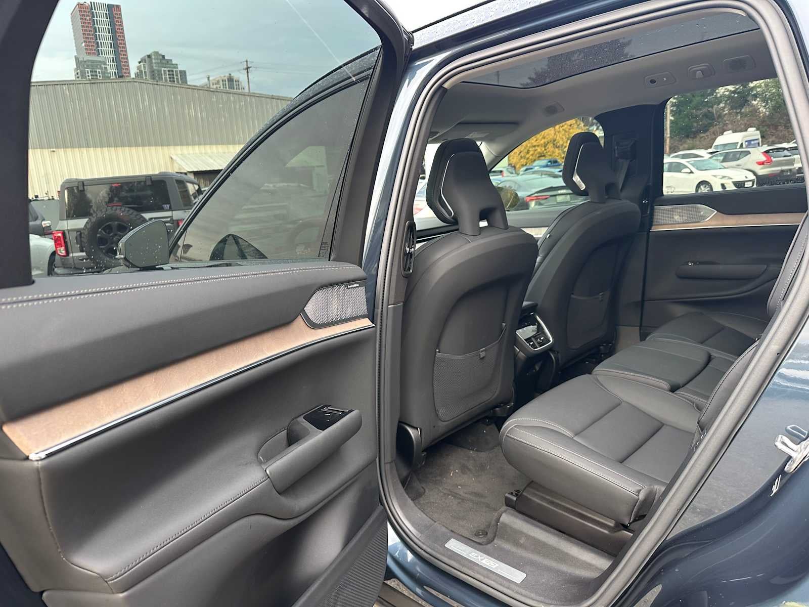 2025 Volvo EX90 Ultra