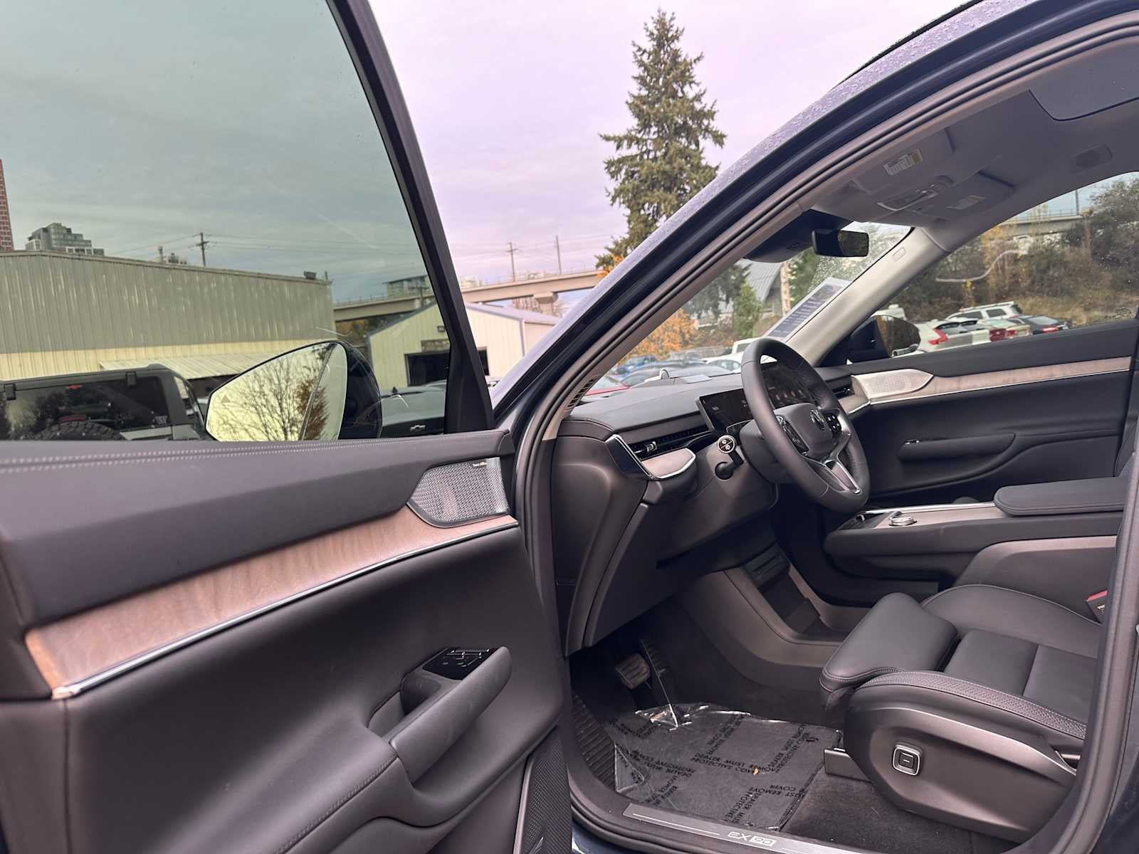 2025 Volvo EX90 Ultra