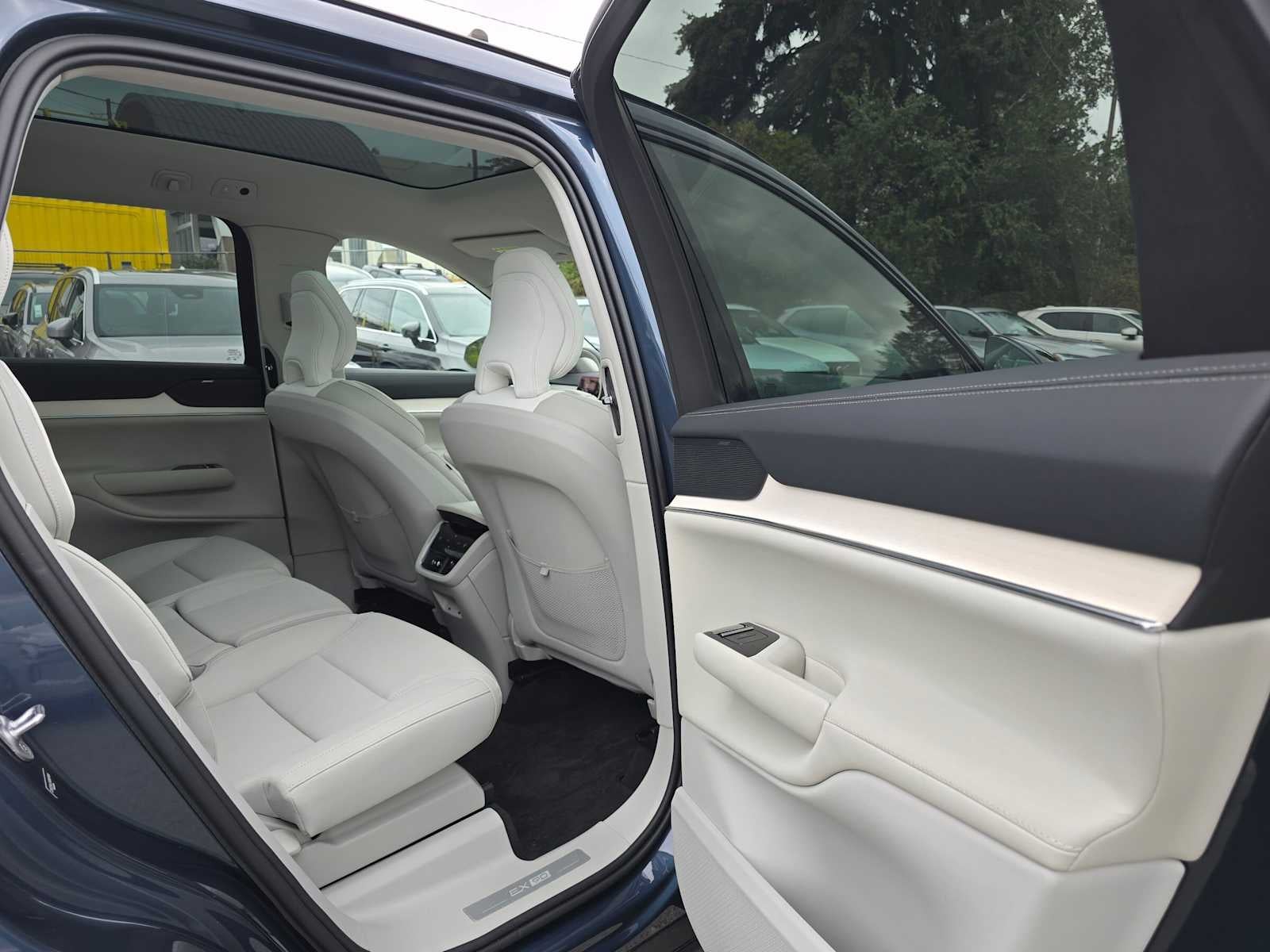 2025 Volvo EX90 Ultra