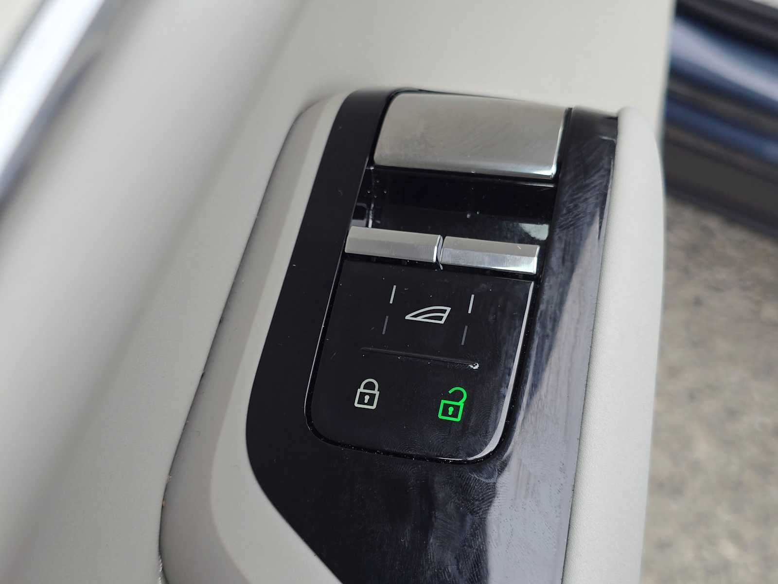 2025 Volvo EX90 Ultra