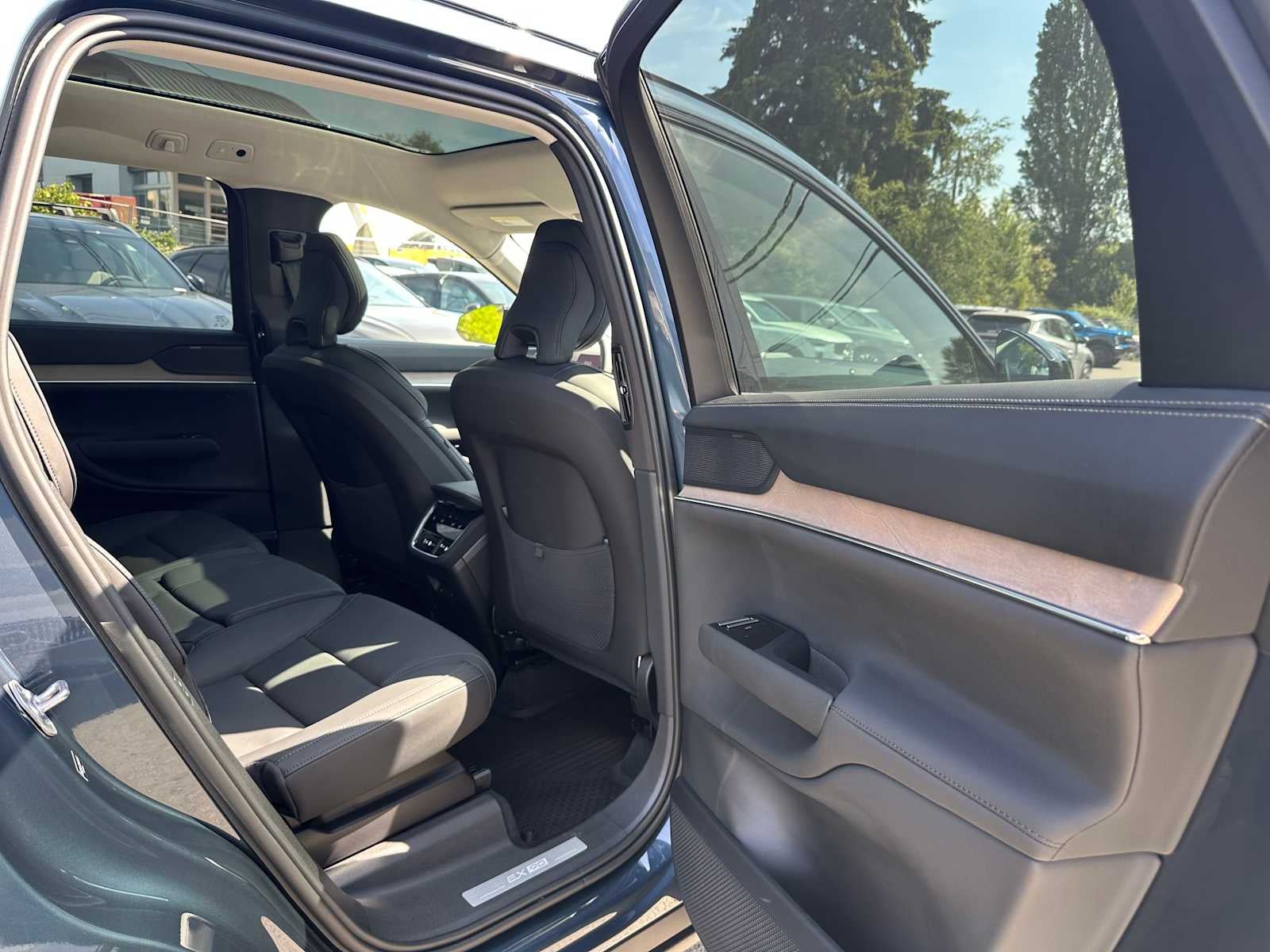 2025 Volvo EX90 Ultra