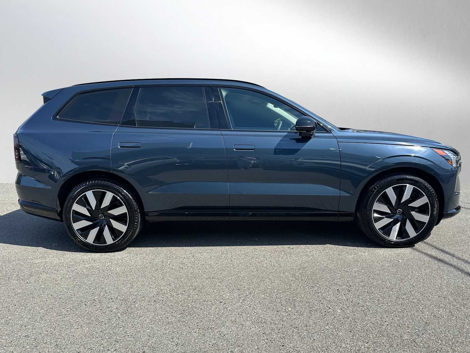 2025 Volvo EX90 Ultra