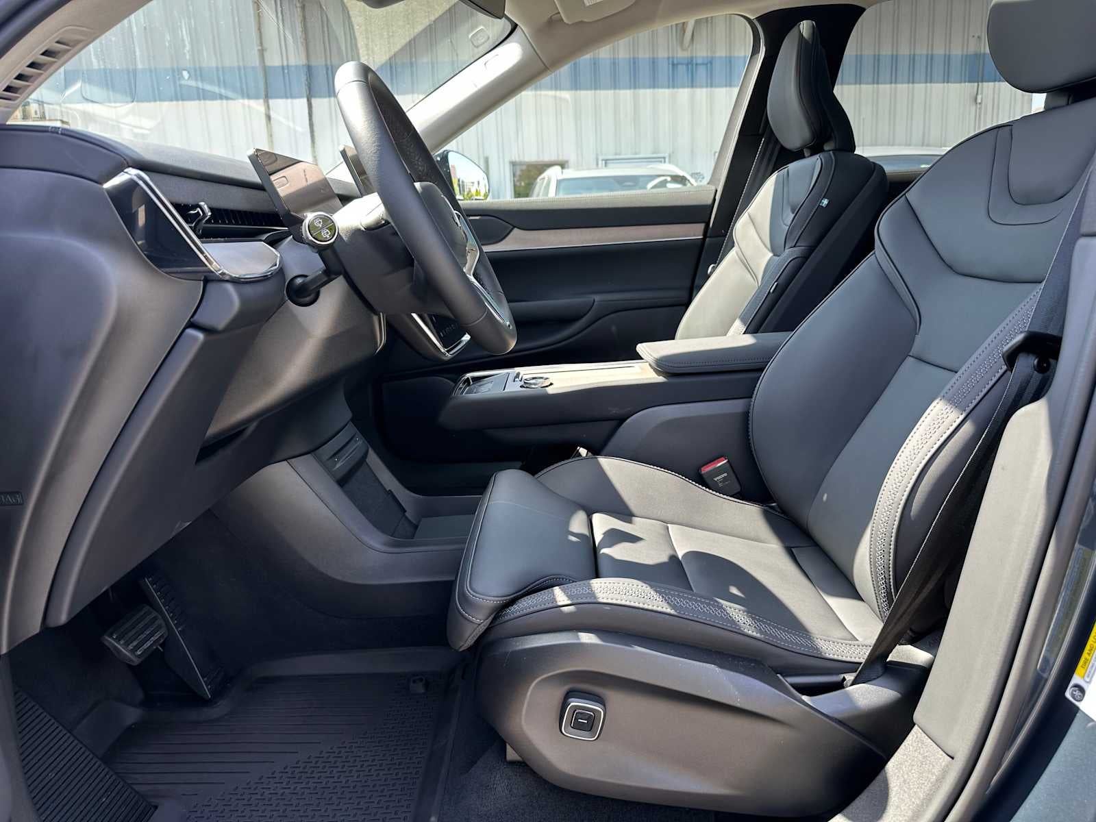 2025 Volvo EX90 Ultra