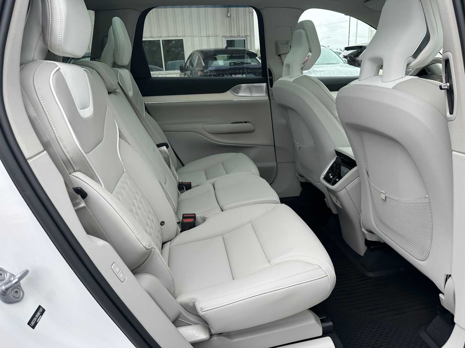 2025 Volvo EX90 Ultra