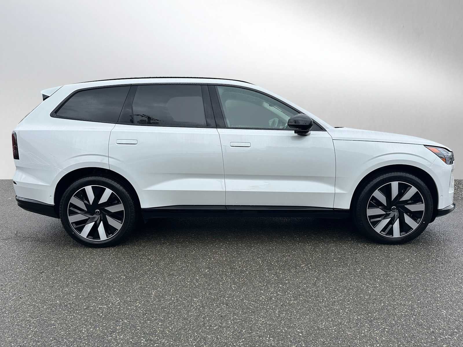 2025 Volvo EX90 Ultra