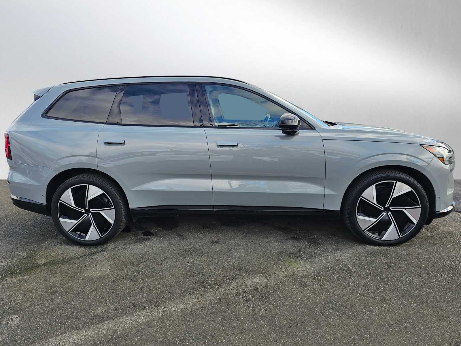 2025 Volvo EX90 Ultra