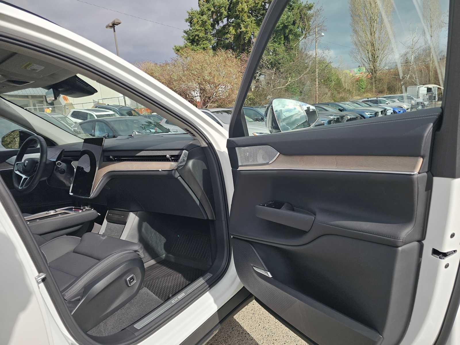 2025 Volvo EX90 Ultra