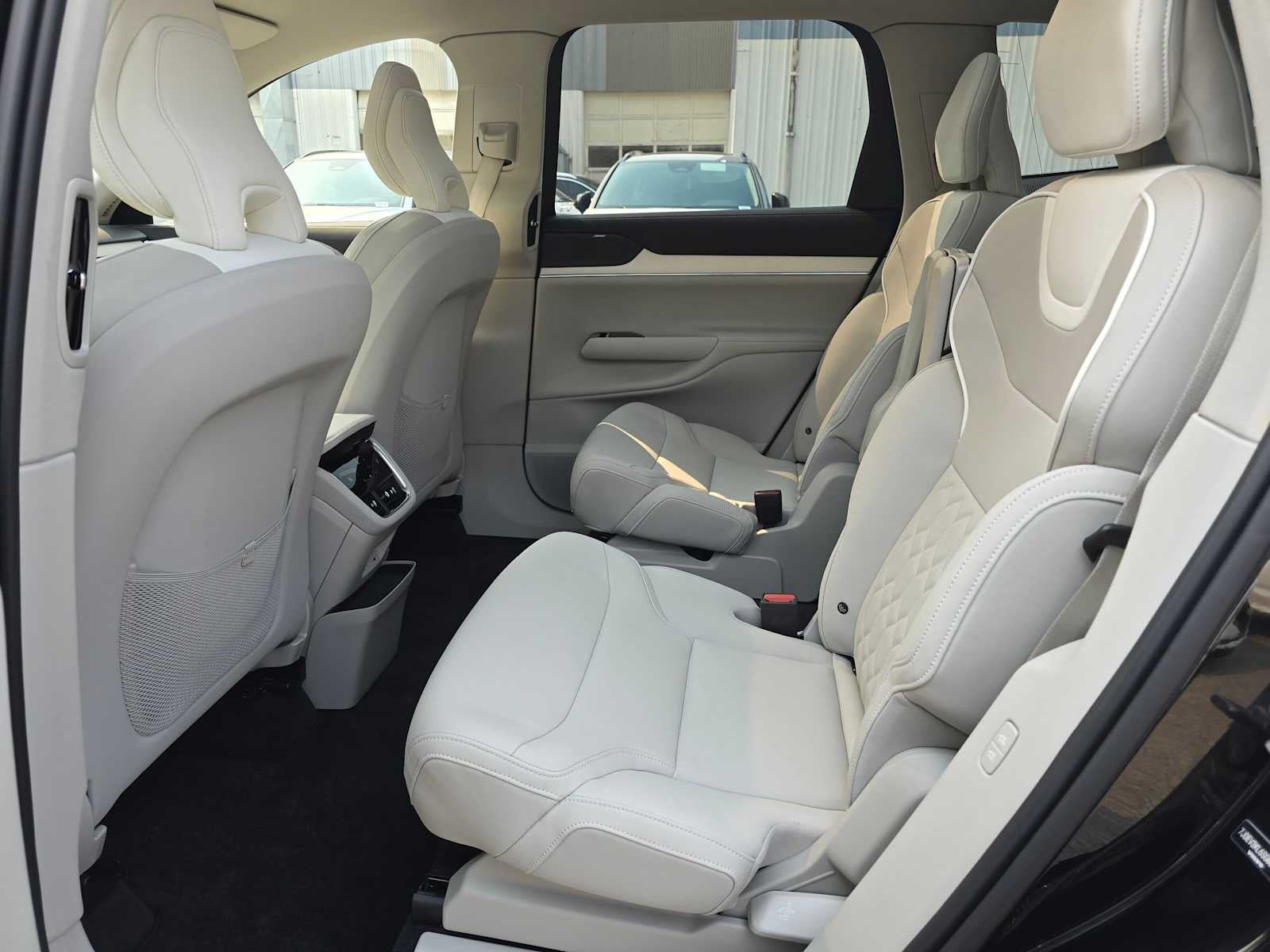 2025 Volvo EX90 Ultra