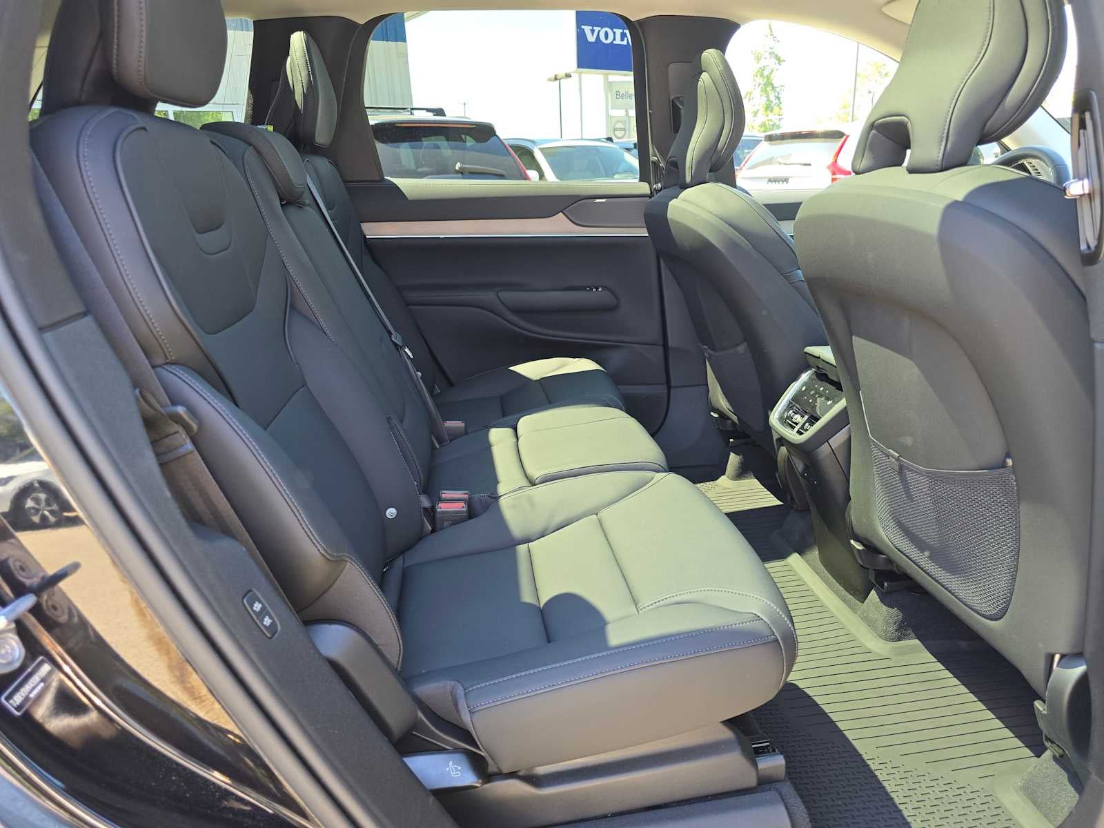 2025 Volvo EX90 Plus