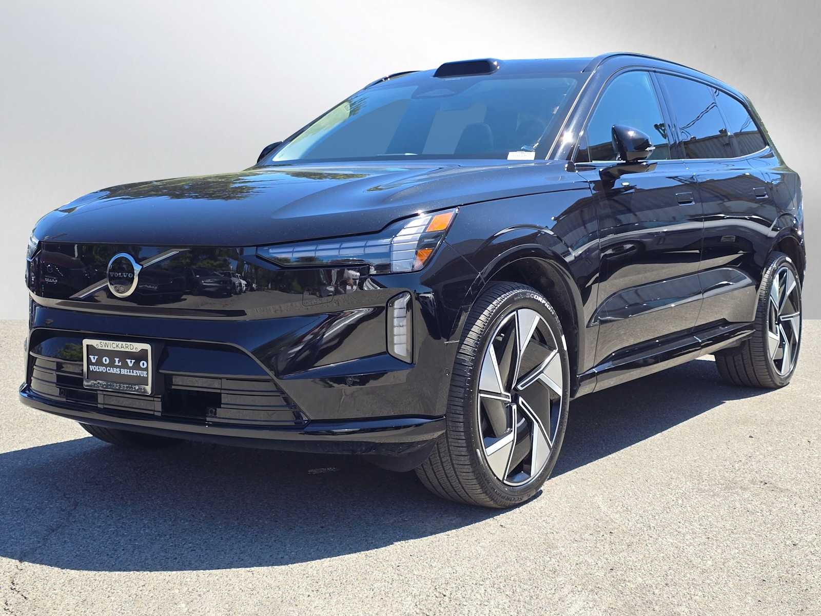 2025 Volvo EX90 Plus