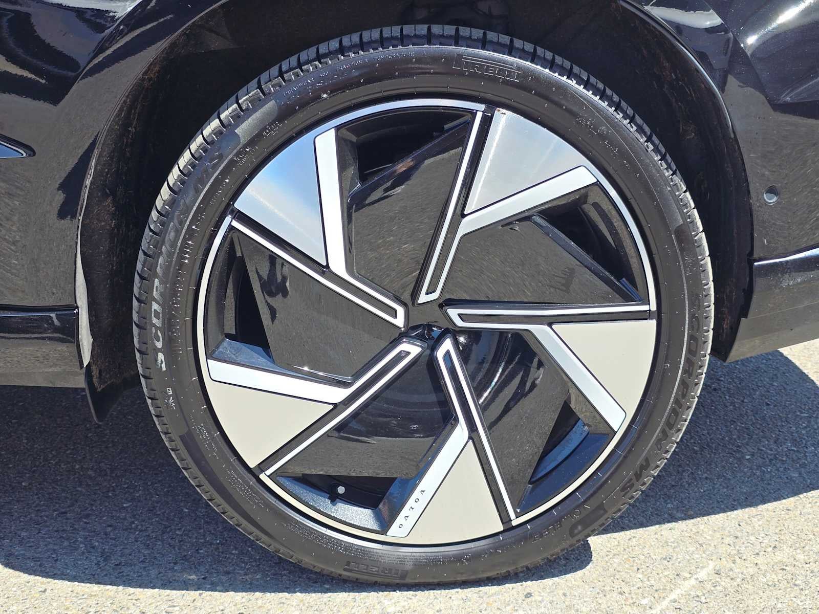 2025 Volvo EX90 Plus