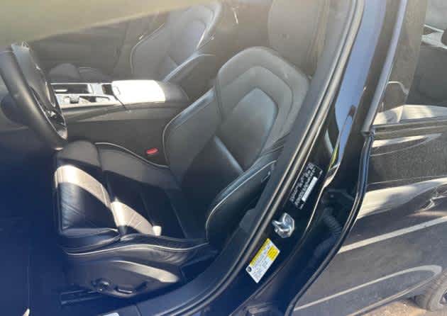 2022 Volvo S60 Recharge Plug-In Hybrid Black Edition R-Design