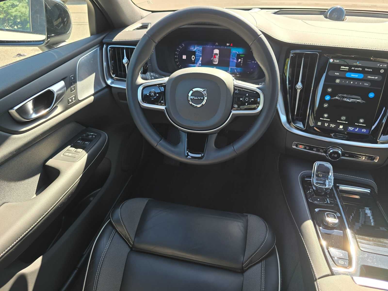 2024 Volvo S60 Recharge Plug-In Hybrid Ultimate Black Edition