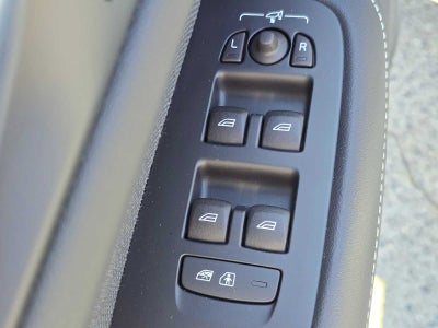 2024 Volvo S60 Recharge Plug-In Hybrid Ultimate Black Edition