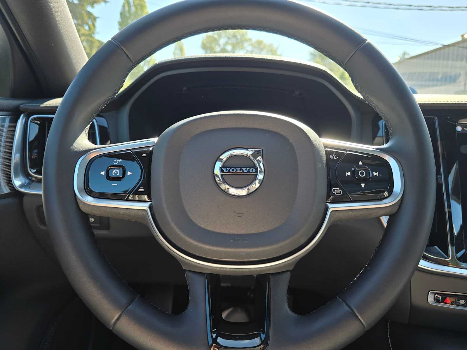 2024 Volvo S60 Recharge Plug-In Hybrid Ultimate Black Edition