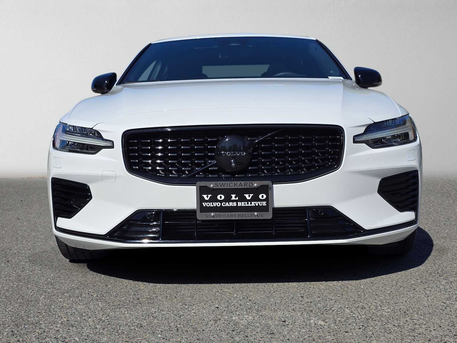 2024 Volvo S60 Recharge Plug-In Hybrid Ultimate Black Edition