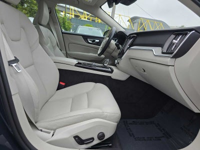 2024 Volvo S60 Recharge Plug-In Hybrid Plus Dark Theme