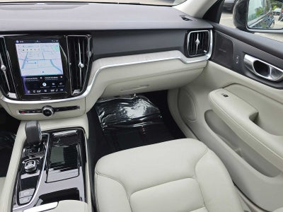2024 Volvo S60 Recharge Plug-In Hybrid Plus Dark Theme