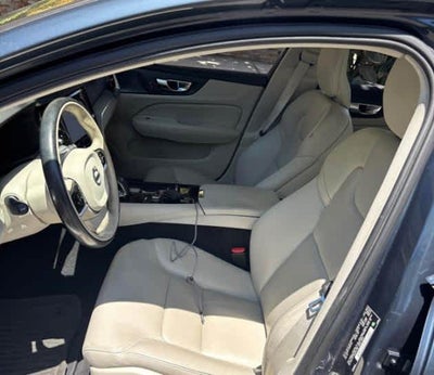 2024 Volvo S60 Recharge Plug-In Hybrid Plus Dark Theme