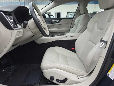 2024 Volvo S60 Recharge Plug-In Hybrid Plus Dark Theme
